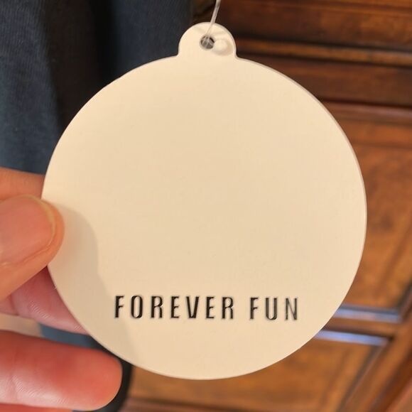 NWT Disney colllab with Neff Mickey Mouse woman’s tee shirt - Picture 5 of 9